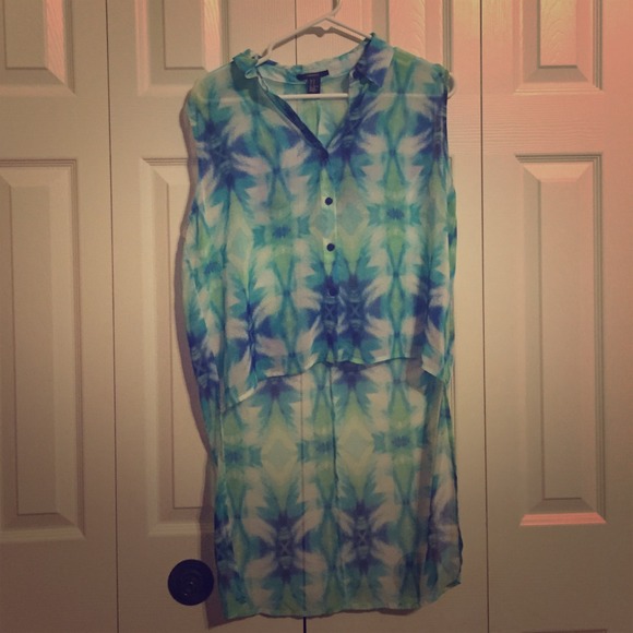 🎊 Forever 21 Top 🎊 - Picture 1 of 4