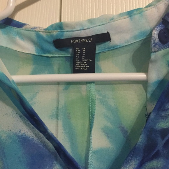 🎊 Forever 21 Top 🎊 - Picture 2 of 4