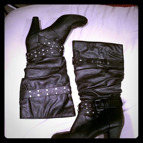 Black heel boots