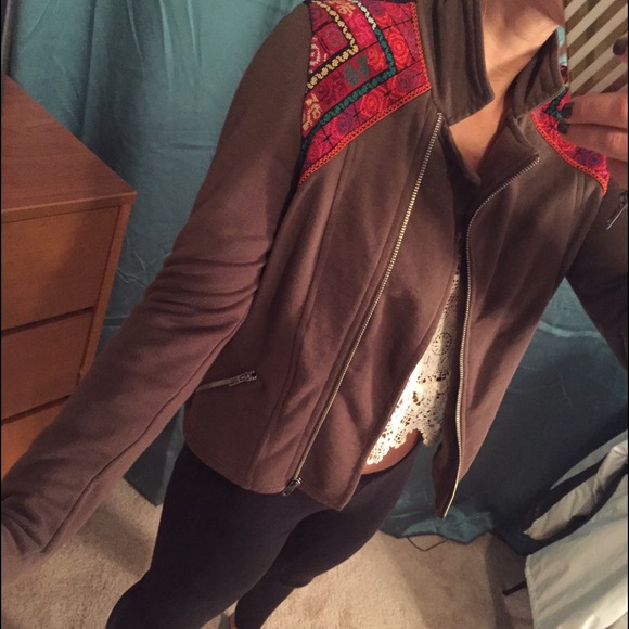 Aztec Print Fall Jacket - Picture 3 of 3