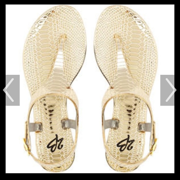 🚫SOLD 🚫🆕2bBeBe gold snake pattern sandals