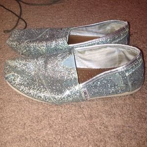 Blue sparkly toms
