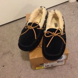 Black Ugg Mocassins