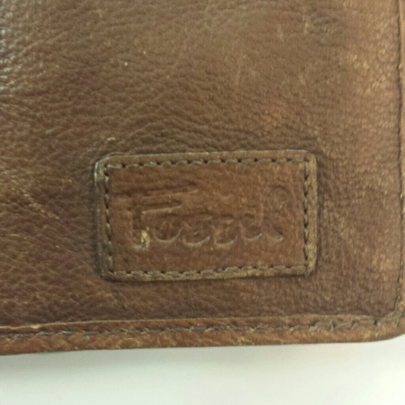 SOLD*NEW ITEM* Fossil Leather Embroidered Wallet - Picture 3 of 3