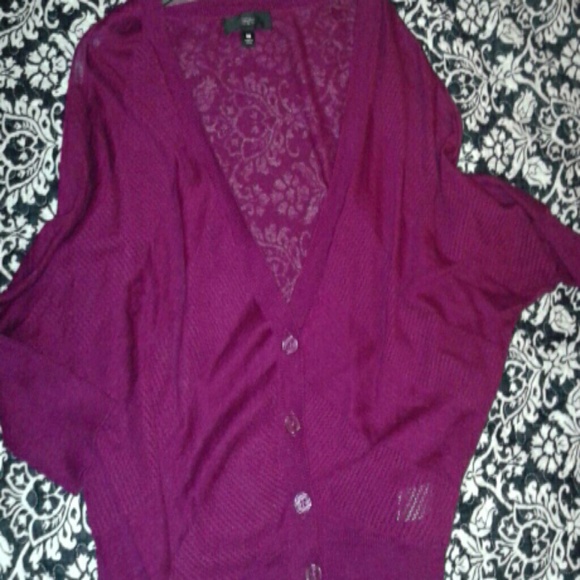 Quarter length sweater