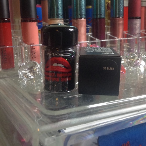 🔴sold🔴MAC LIMITED EDITION ROCKY HORROR 3D