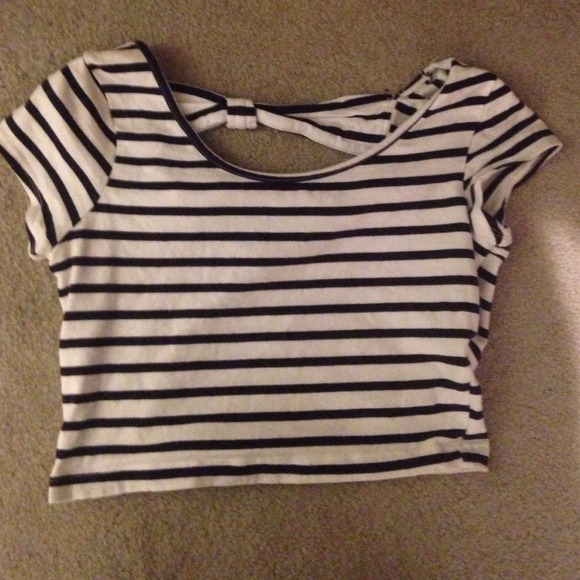 Charlotte Russe crop Top with bows on back