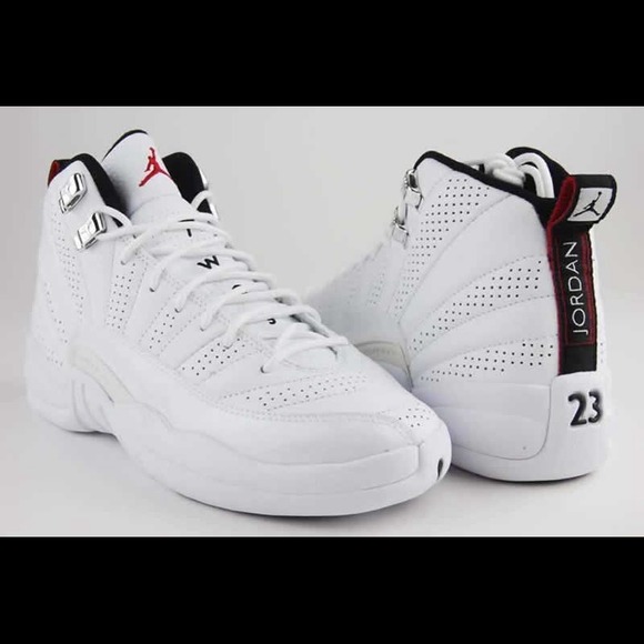 👀looking for Jordan's in a 6!