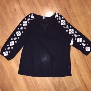 Old Navy sheer design on arms top