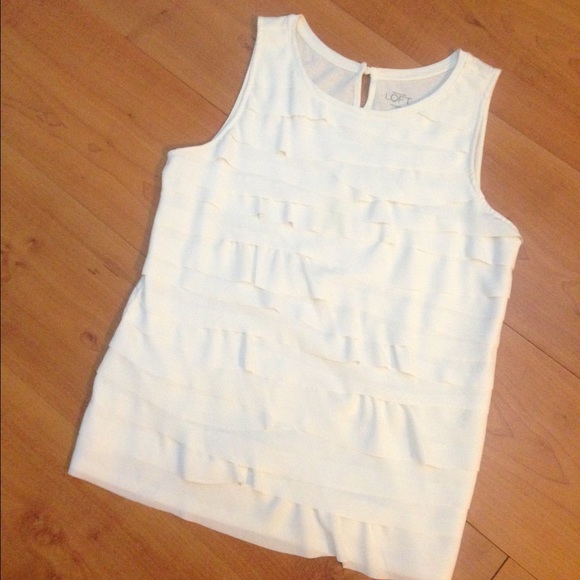 Ann Taylor Loft crm ruffled tank