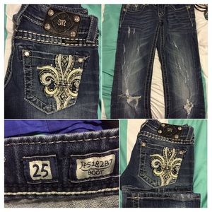 Size 25 Miss Me jeans from the Buckle.