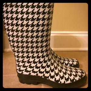 Houndstooth Rain Boots