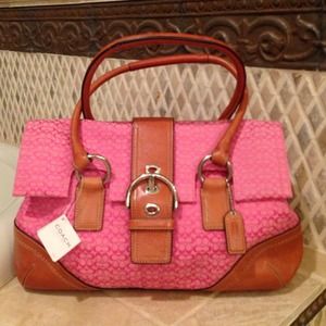 Just reduced!!! $40 off. NWT Original coach purse.