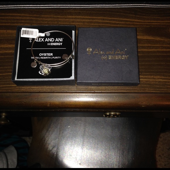 Alex And Ani Oyster