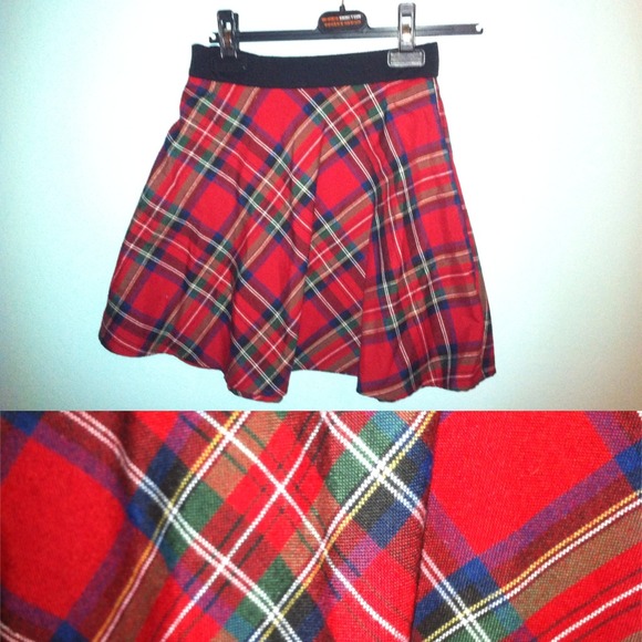 ADORABLE PLAID SKIRT