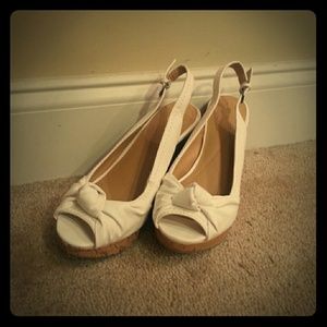Cute Love Knot Wedges