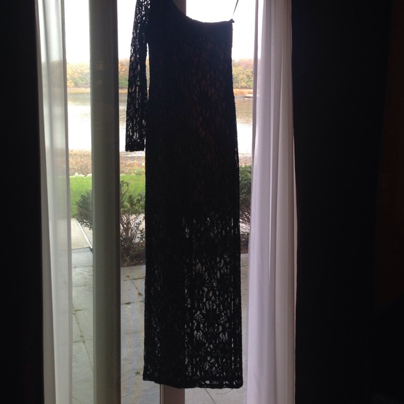 One shoulder maxi