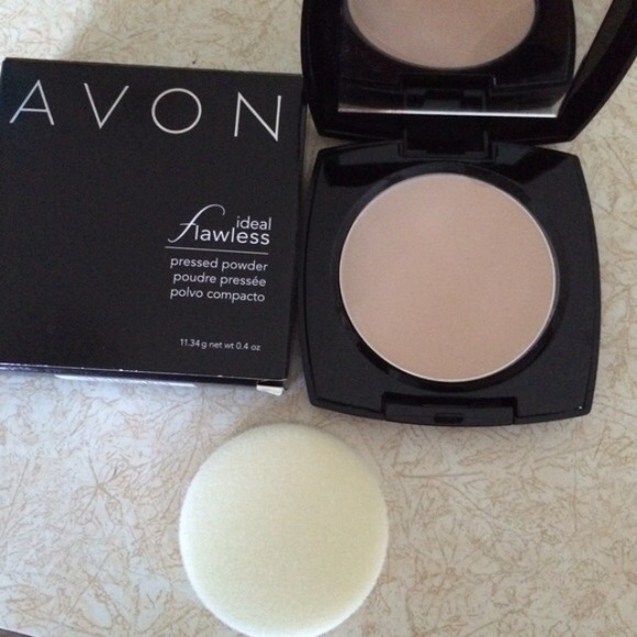 Avon Ideal Flawless Pressed Powder. BRAND NEW