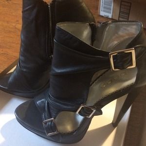 Dark Grey/ open toe & sides