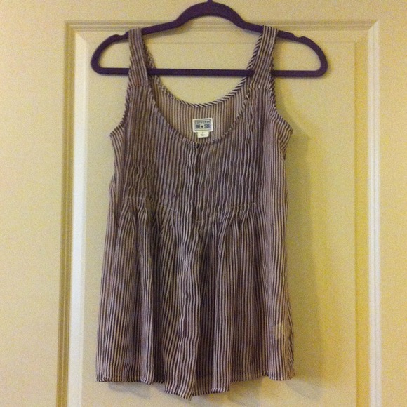 Loose fitting Converse One Star tank