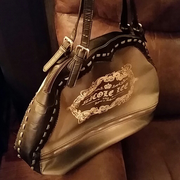 NICOLE LEE - Picture 3 of 4