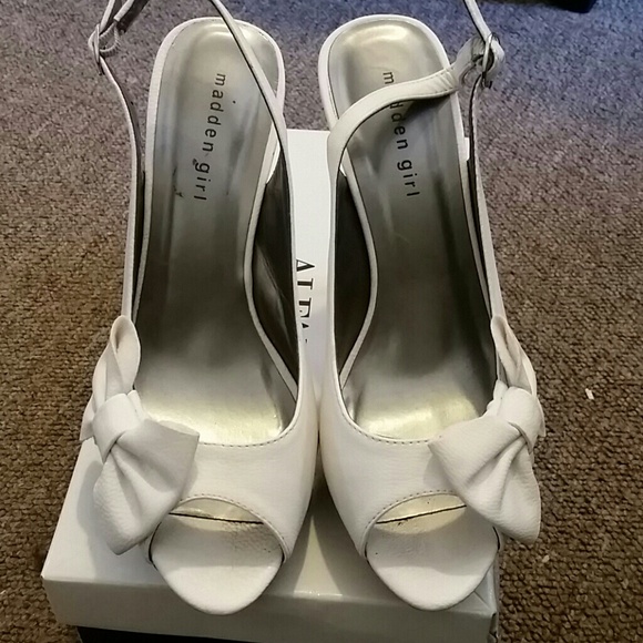 White madden girl heals. - Picture 2 of 2