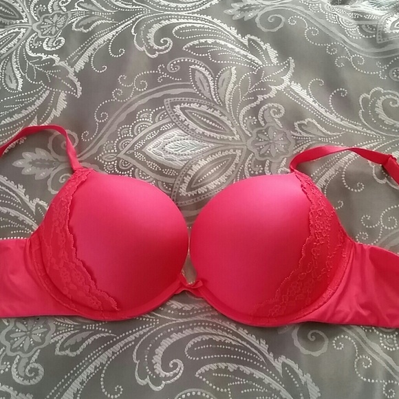 Victoria's Secret bra put in bundle!!