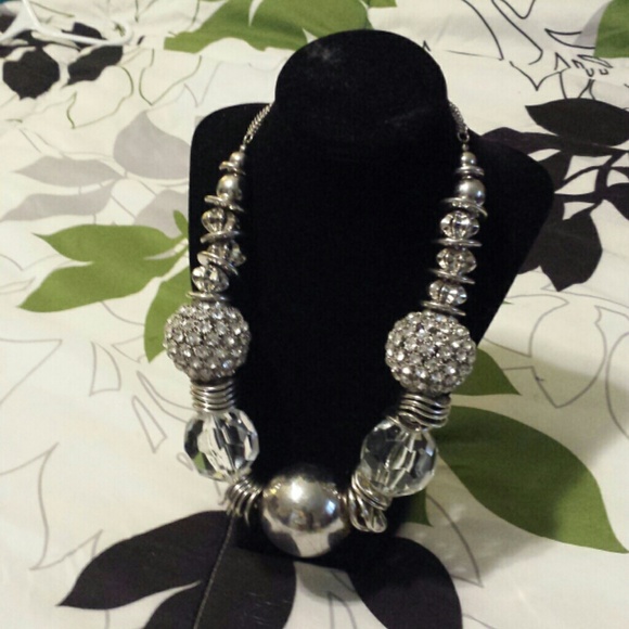 ❌SOLD❌ - Chunky Rhinestone Neckpiece - Picture 2 of 3