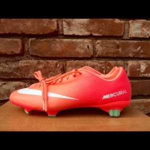 Nike Mercurial Soccer Cleats (size 7.5)