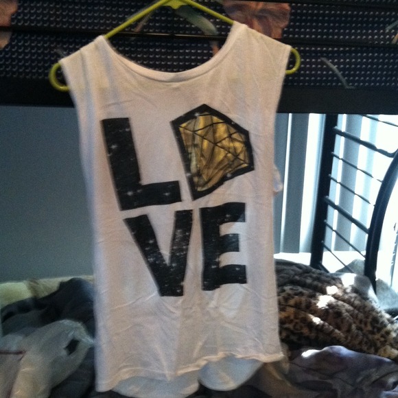 Love muscle shirt with diamond