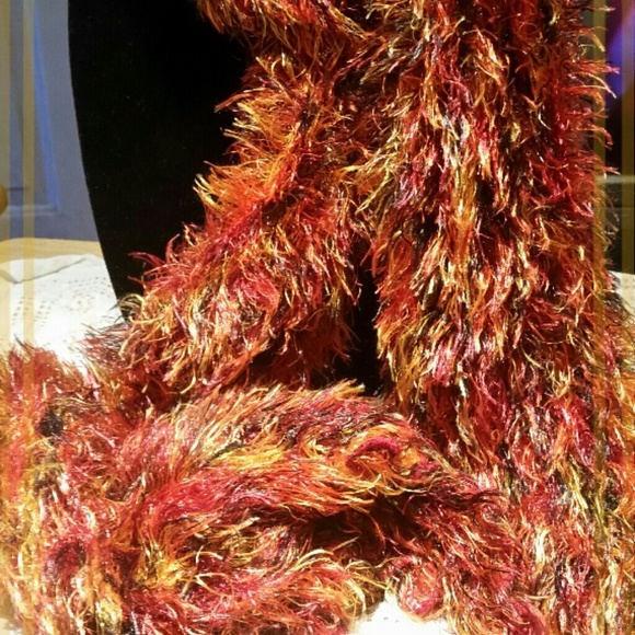 BEAUTIFUL MULTICOLORED WARM FALL SCARF~NWOT - Picture 2 of 2