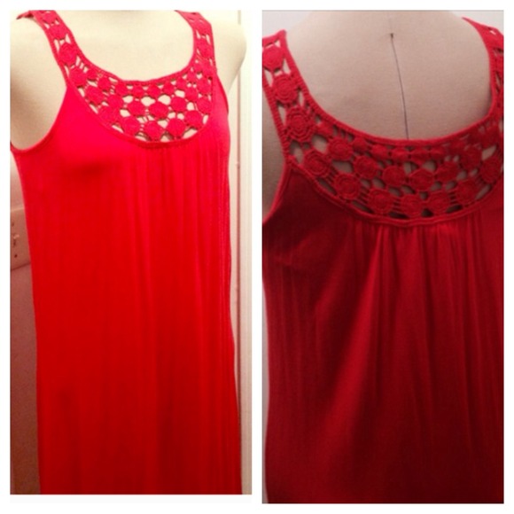 🎁SALE🎁 NWOT Striking Calvin Klein Red Dress