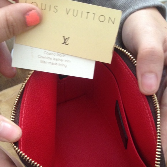 SOLD !!! Louis Vuitton Cosmetic bag. - Picture 2 of 4