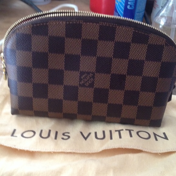 SOLD !!! Louis Vuitton Cosmetic bag. - Picture 4 of 4