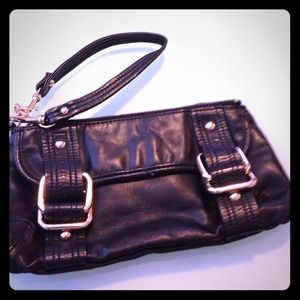 Black clutch