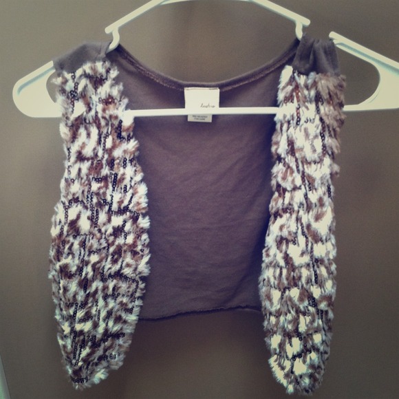 Closeout****Daytrip half vest M