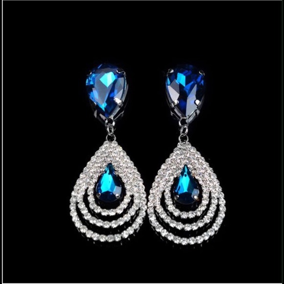 💧💦Beautiful Crystal Water Drop Earring💧💦