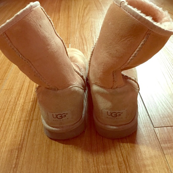 Pre loved light pink UGGS