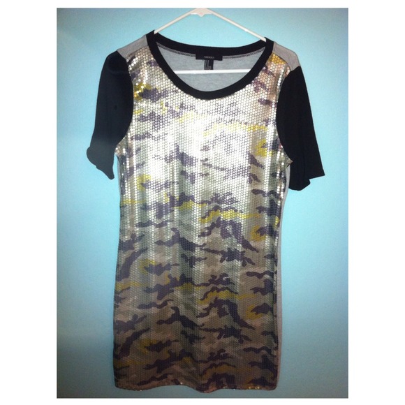 *traded* SEQUIN CAMO TSHIRT DRESS
