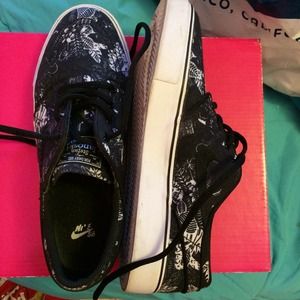 stefan janoski nike sb floral print.