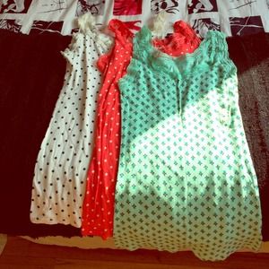 Old Navy Lacy strap tanks bundle