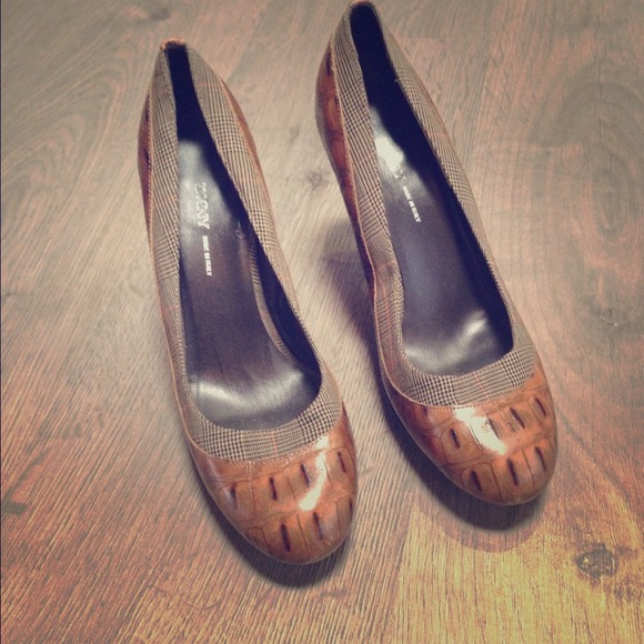 Fabulous DKNY Pumps!