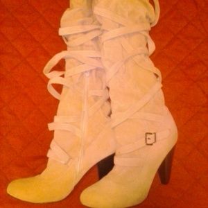 SOLD SOLD Wrap me tight boots