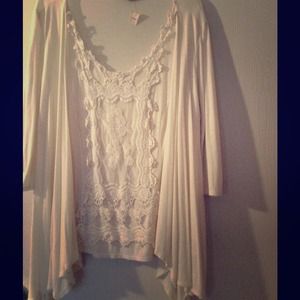 ***sz 3x but fits like XL/1X: top + attached shrug