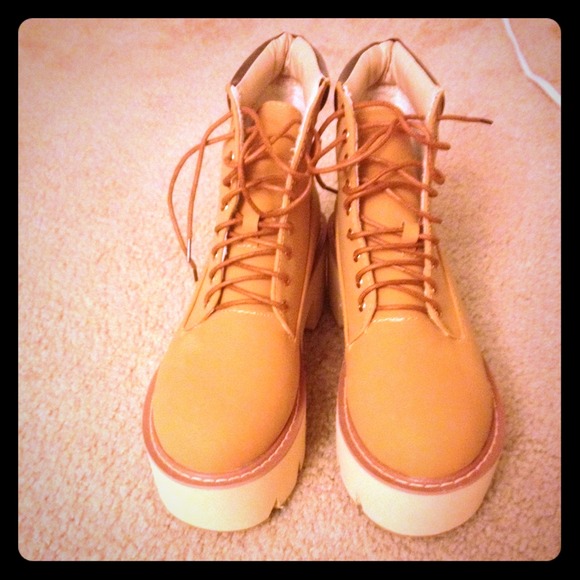 Sz 9 boots