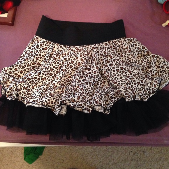 Joe Benbasset Cheetah print skirt with lace lining - Picture 1 of 2