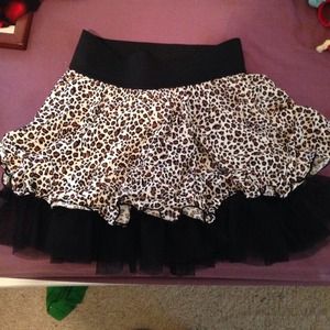 Joe Benbasset Cheetah print skirt with lace lining