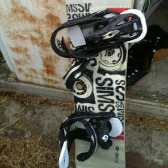 Snowboard + Boots - Picture 1 of 1