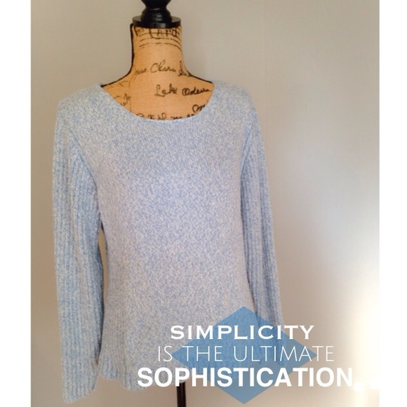 🎉HOST PICK🎉 Liz Claiborne Blue and White Sweater