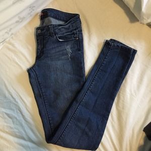 Medium wash skinny jeans